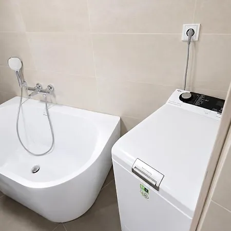 Διαμέρισμα Cozy 2-bedroom Flat In Center Πράγα