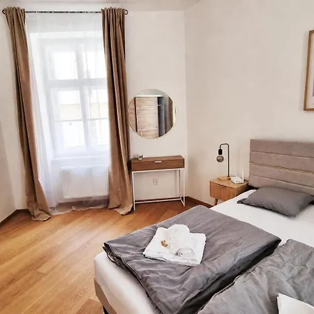 Lejlighed Cozy 2-bedroom Flat In Center