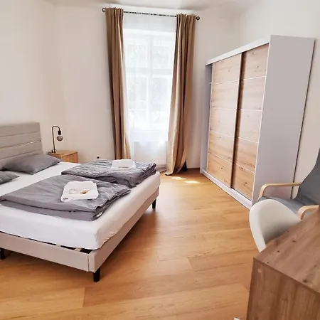 Cozy 2-bedroom Flat In Center *